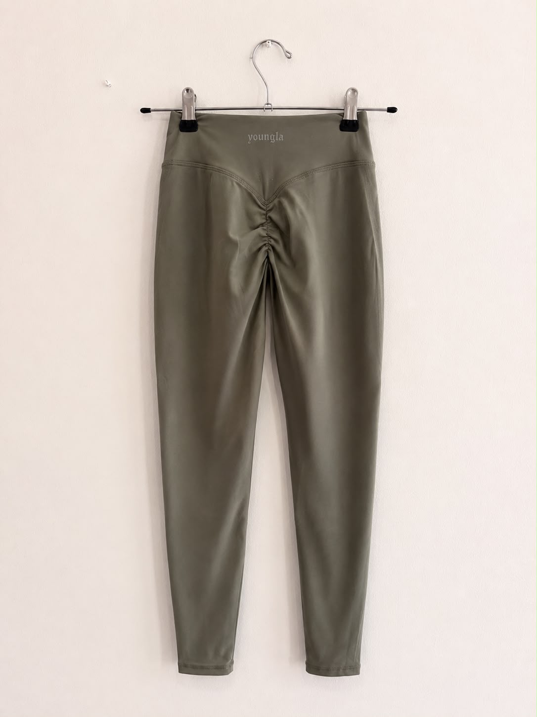 YoungLA Amore Scrunch Leggings